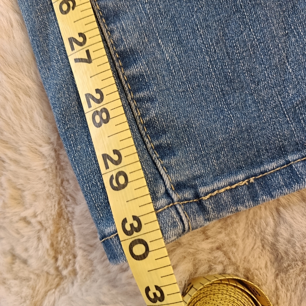 Levi's Women's Denim Jeans Size 12 - Picture 6 of 7